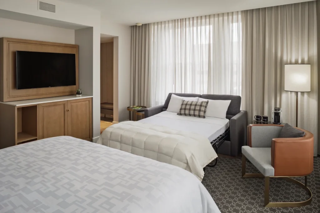 Deluxe Corner King 2